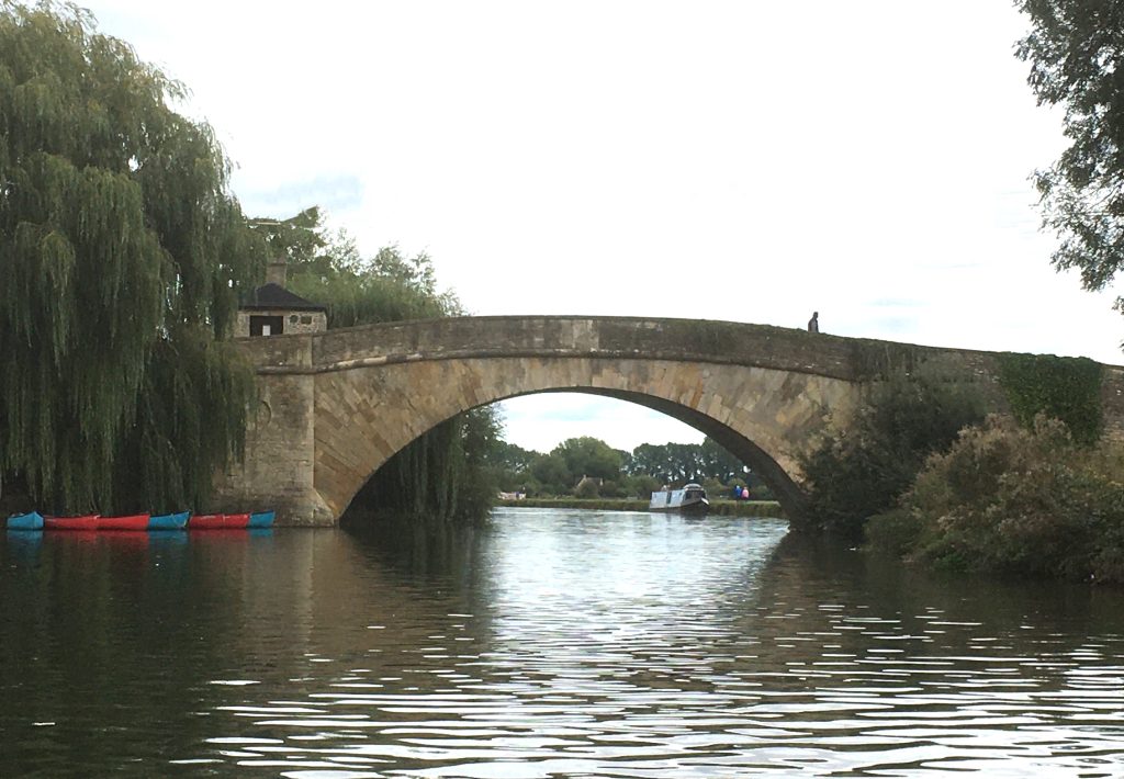 Lechlade Halfpenny Bridge